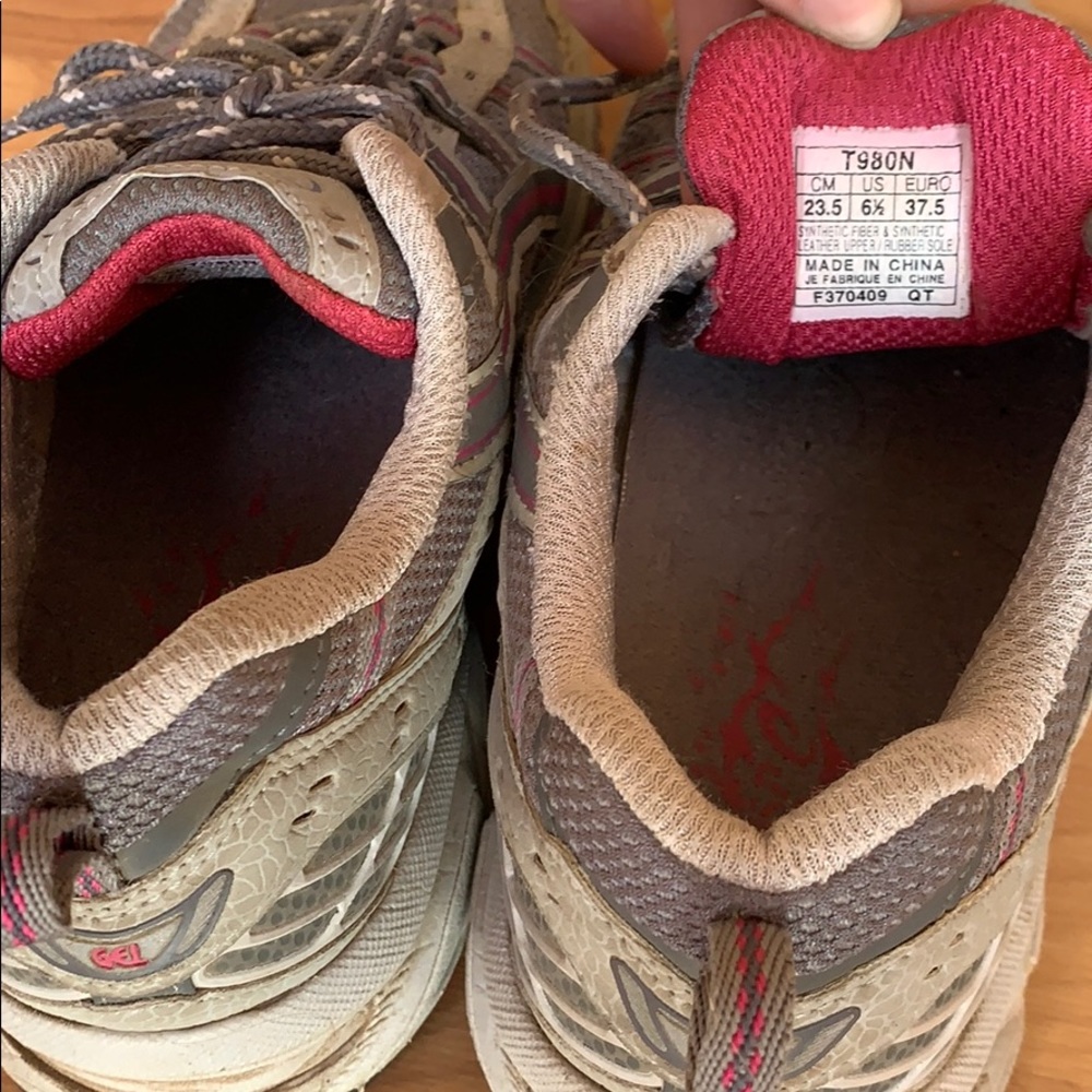 Used ASICS - Picture 4 of 6